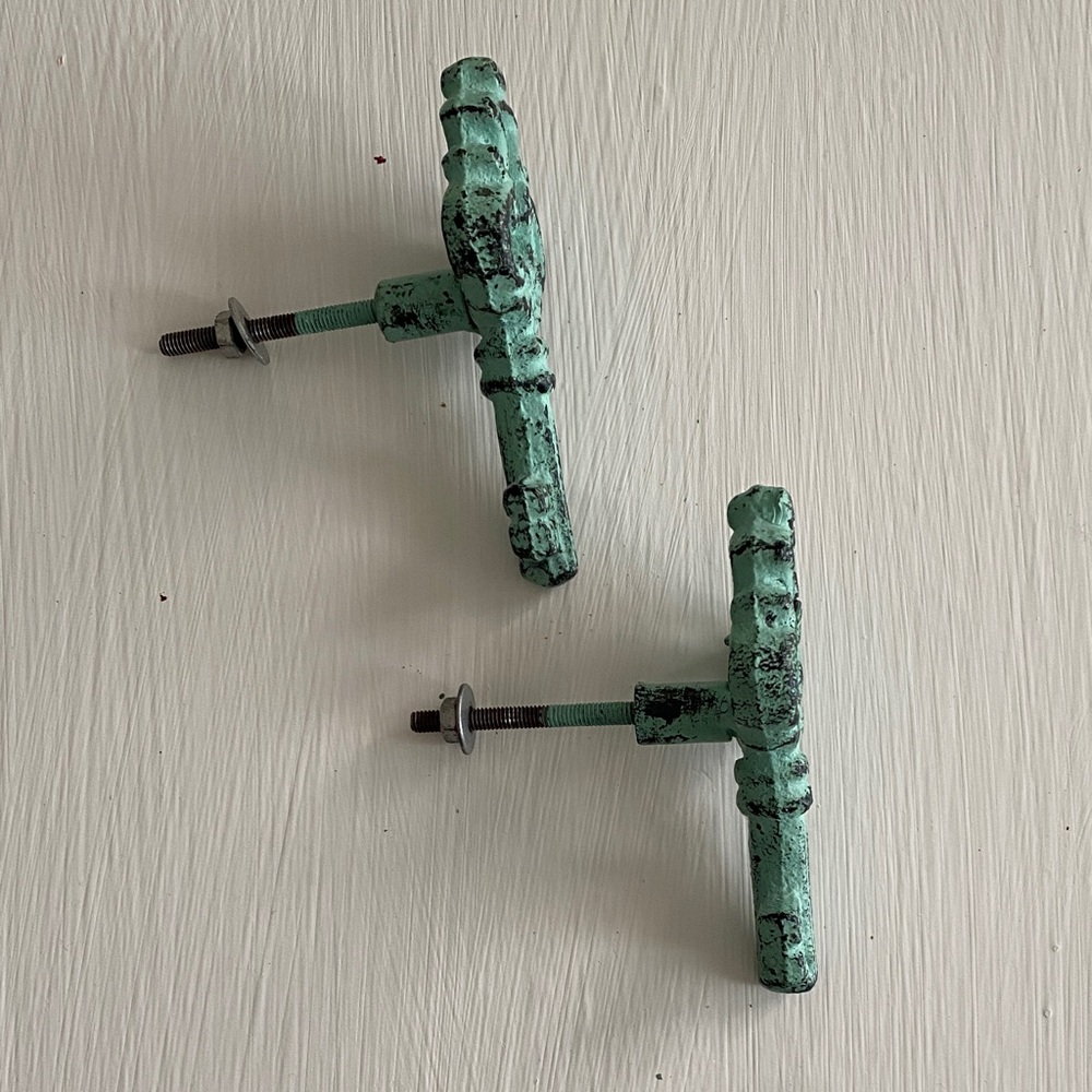 Set of 2 Shabby Chic Cast Iron Skeleton Key Drawer Pulls Mint Green Distressed - Picture 6 of 11
